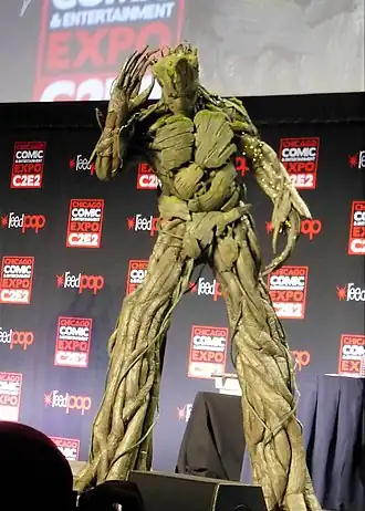 Cosplayer, uitgedost als Groot