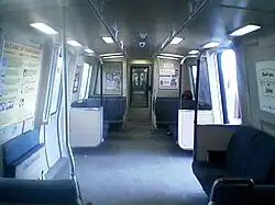 De binnenkant van een metrostel van het type C2