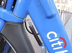 Stuurdemper op een fiets