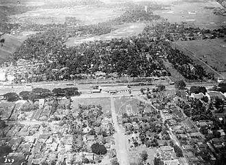 Luchtfoto van Meester Cornelis met het S.S. station Batavia