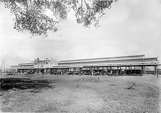 Station Semarang-West (Pontjol) van de Semarang-Cheribon Stoomtram Maatschappij kort na de opening in 1914.