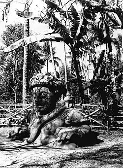 Tempelwachter bij de graven van de heersers van Singhasiri