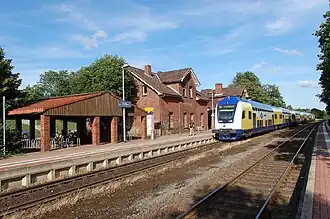 Treinstel van metronom bij station Cadenberge 2011