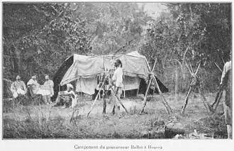 Gouverneur Ballot's kamp in Boussa.