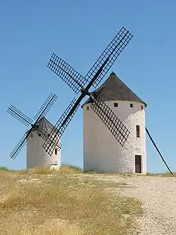 Windmolens in Spanje. Molens van dit soort werden door Don Quichot voor reuzen aangezien.