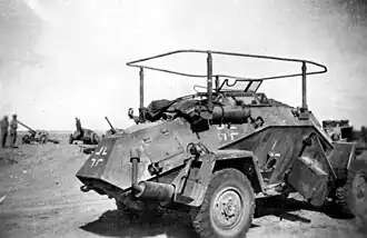 Een overmeesterde Sd.Kfz. 223 in Noord-Afrika, 1942