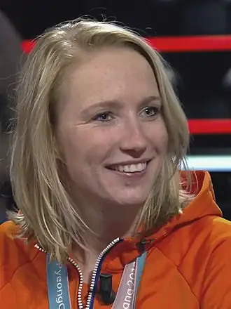 Carlijn Achtereekte bij De Wereld Draait Door (2018)