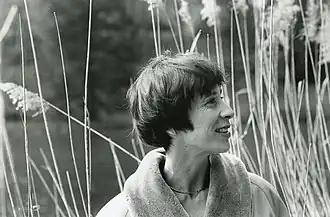 Caroline Lamarche tussen het riet (Marie-Françoise Plissart, 2012)