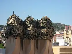 De minder bekende schoorstenen die op Casa Milà staan.