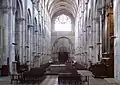 Middenschip gezien vanuit het koor