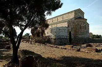 Zicht op de kerk vanuit het zuidoosten