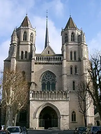De gevel van de Saint-Bénigne