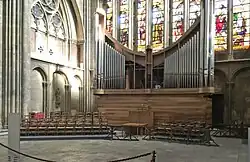 Modern kerkorgel in het zuidertransept