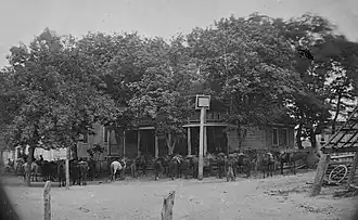 Noordelijke cavaleriepaarden bij het Old Church Hotel, gefotografeerd op 4 juni 1864.