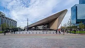 Het stationsplein voor Rotterdam Centraal