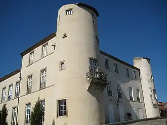 Kasteel en gemeentehuis