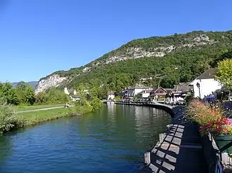 Centrum aan het Canal de Savières