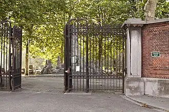 Toegang tot de begraafplaats