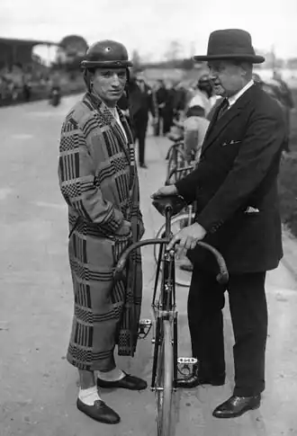 Lacquehay (links) tijdens het Frans kampioenschap stayeren in 1931.