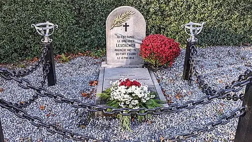 Charles Lescrenier, waarnemer van het fort, sneuvelde op 10 mei 1940 in Sint-Martens-Voeren