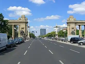 Straße des 17. Juni aan de Charlottenburger Tor