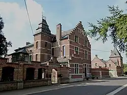 Kasteel Wauthier, vroegere hoeve van de Teutoons orde, omgevormd in kasteel