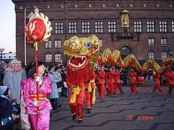 Optocht ter ere van het Chinees nieuwjaar.