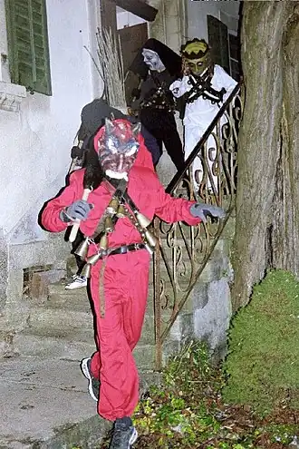 De Clausen bezoeken een huis in Hallwil