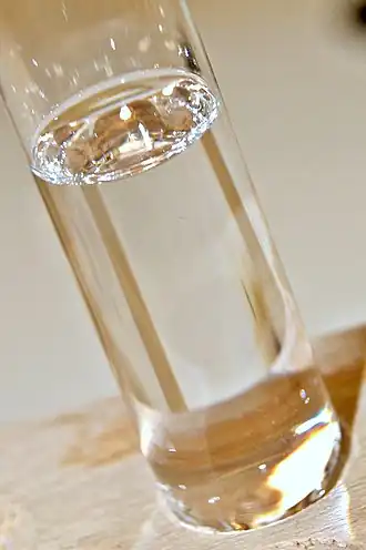 Chloroform is een kleurloze vloeistof