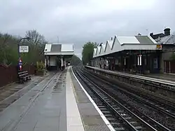 Het station met de Victoriaanse perronkappen gezien uit het oosten.