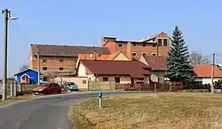 Boerderij aan de westkant van het dorp