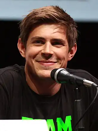Chris Lowell (2013)