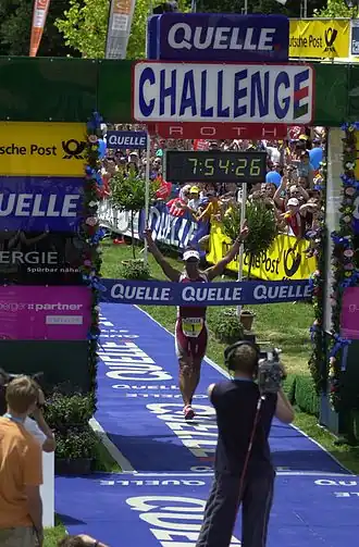 Chris McCormack bij de finish (2007)