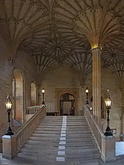 Trappenhuis naar de grote zaal (Harry Potter trappen)