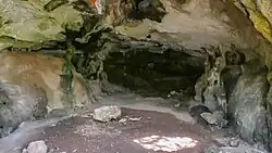 Interieur van een van de Kueba Bosá-grotten