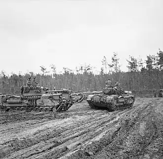 Geallieerde tanks bij het begin van de slag om het Reichswald, 9 februari 1945