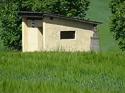 Bushalte bij het dorp (2015)