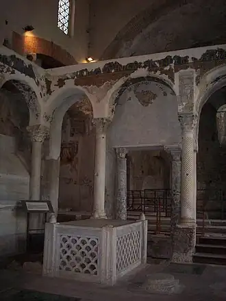 De graftombe van Felix van Nola in het Italiaanse Cimitile