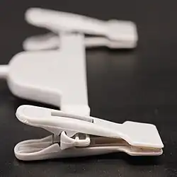 Detail van een broekhanger