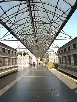 De bovengrondse pergola tussen de ventilatieschachten