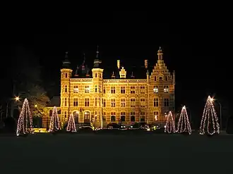 Kerstverlichting bij het gemeentehuis van Westerlo