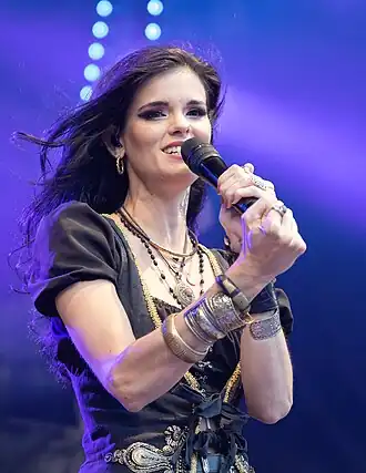 Clémentine Delauney tijdens een live-optreden (2023)