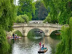 Punting op de rivier de Cam