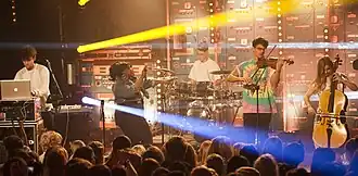 Clean Bandit in 2013 met v.l.n.r. Jack Patterson, Luke Patterson, Neil Amin-Smith en Grace Chatto