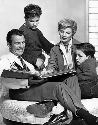 Publiciteitsfoto van de familie Cleaver uit Leave it to Beaver (1960)