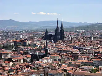 Gezicht op Clermont-Ferrand