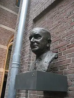 Buste van Cleveringa, Academiegebouw (Leiden) (1981)
