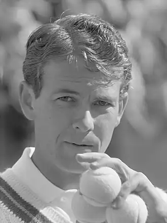 Cliff Drysdale in 1966 tijdens de Davis Cup ontmoeting met Nederland