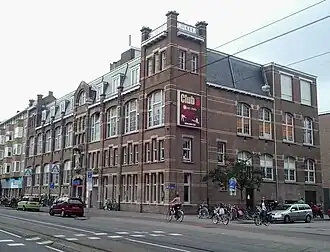 Admiraal De Ruijterweg 56, Hoek Reinier Claeszenstraat (augustus 2015)