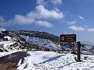 De Col de San Colombano met sneeuw in maart 2010